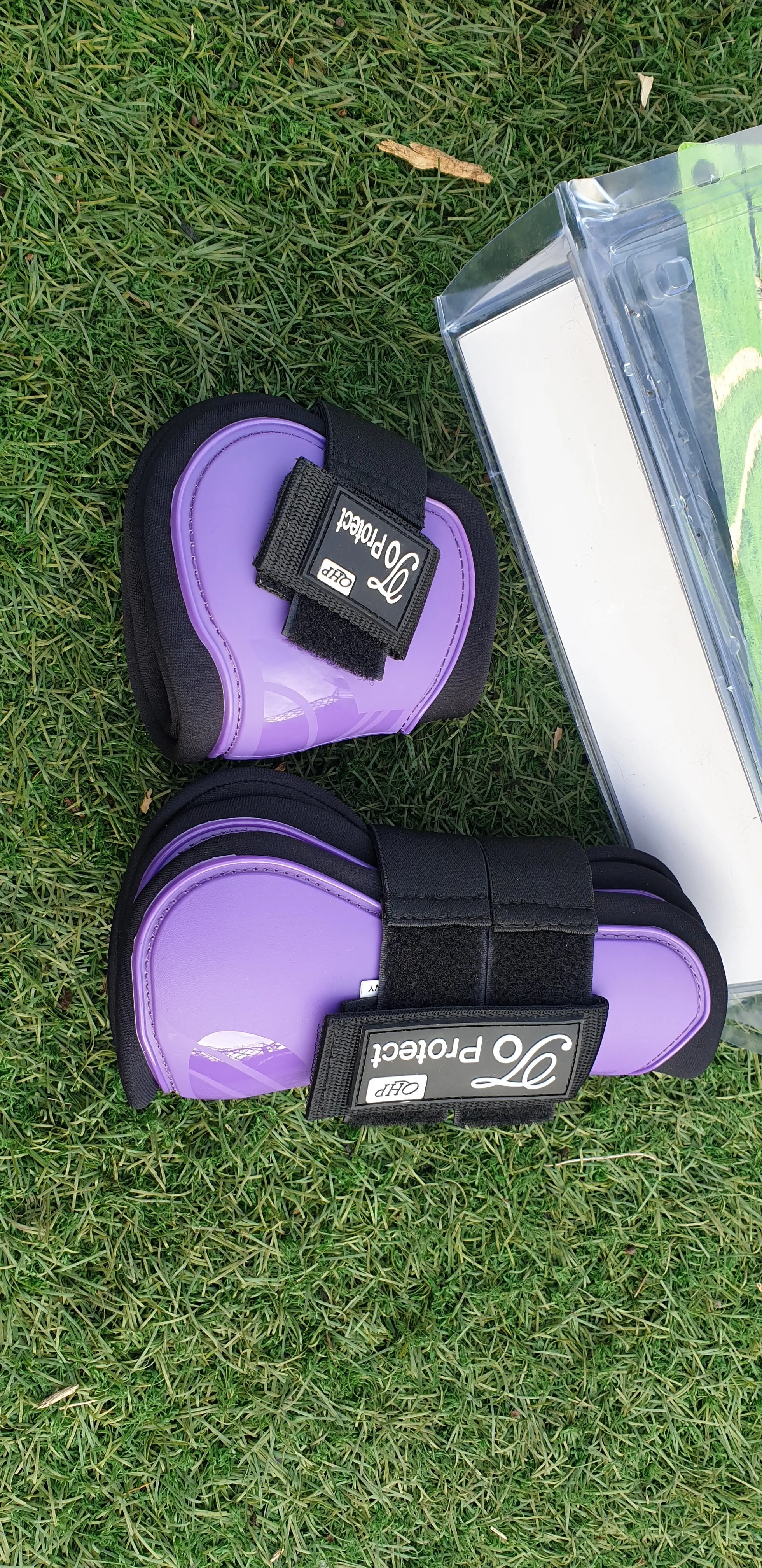 Funky purple Jazz £30 Set Of 4 Tendon And Fetlock Boots FREE POSTAGE