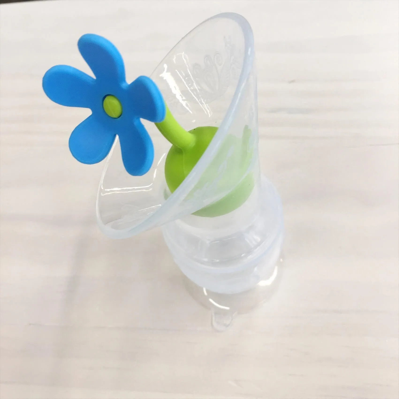 Haakaa Breast Pump Flower Stopper Blue(Min. of 6 multiples of 6)