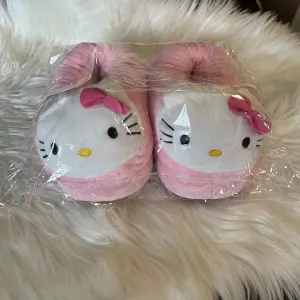 Hello Kitty Big Head Plush Slippers