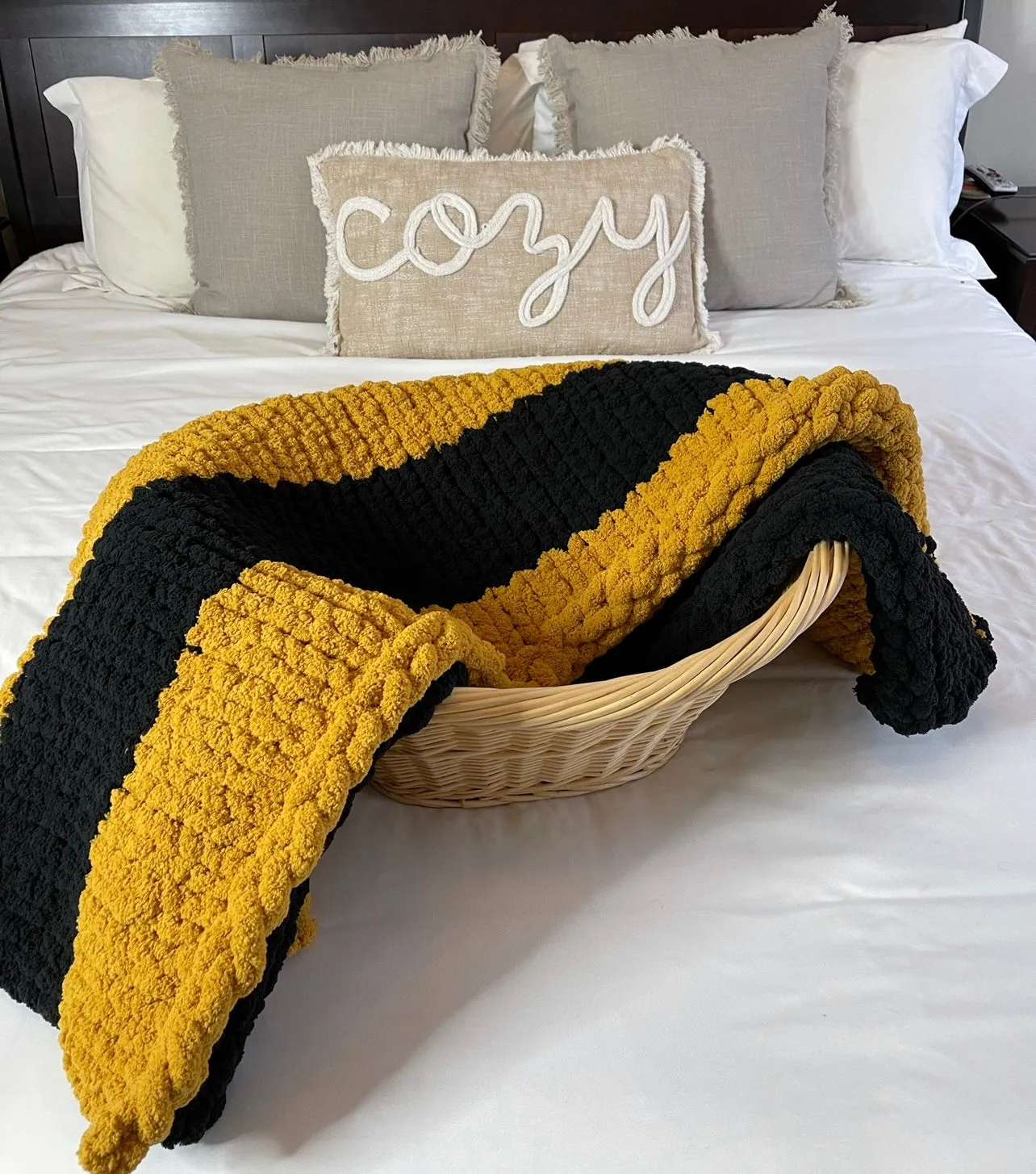 KSU Owls Cozy Throw
