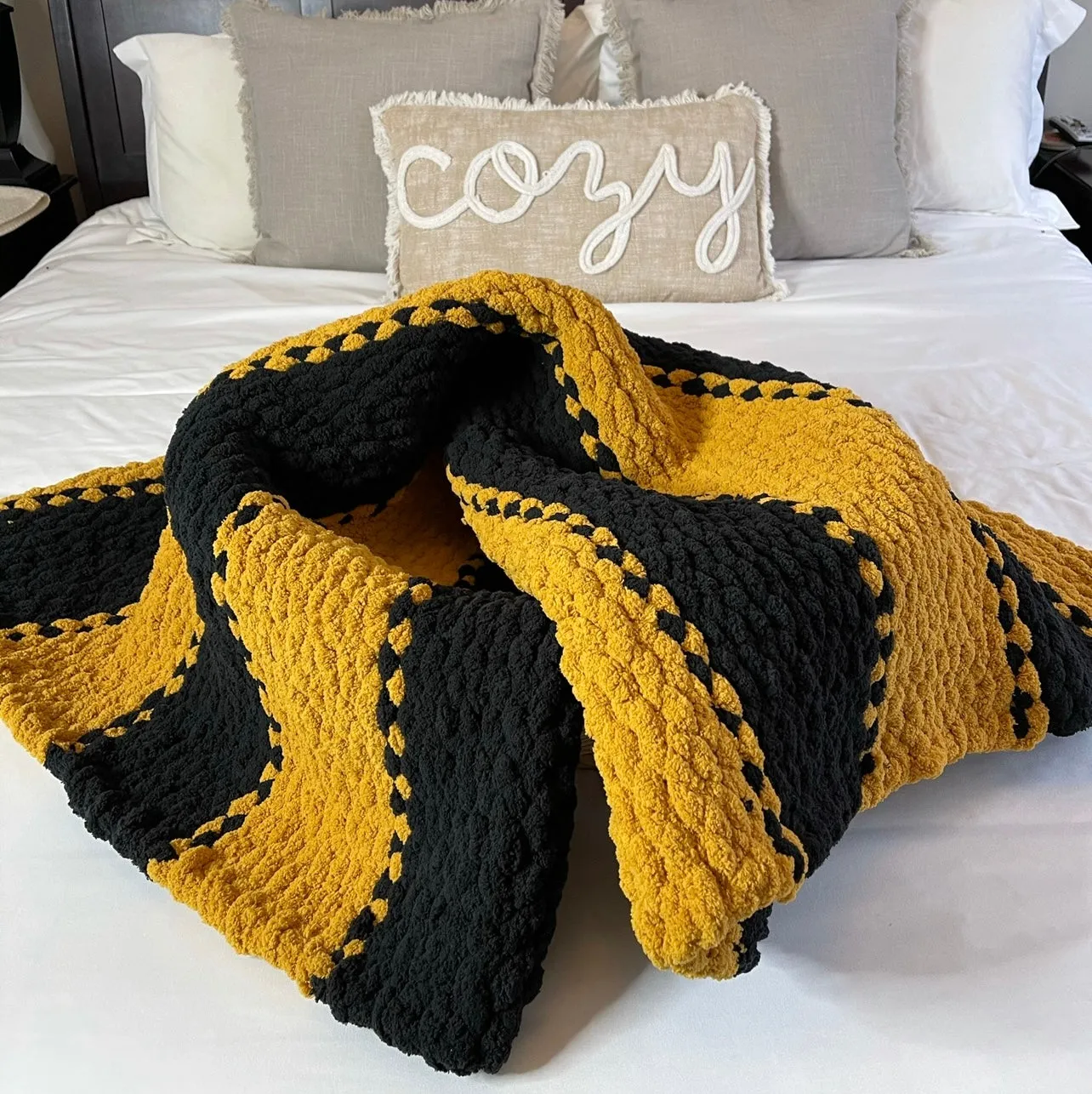 KSU Owls Cozy Throw