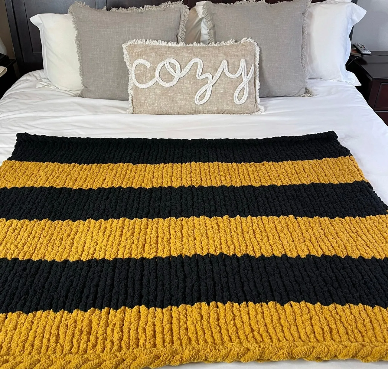 KSU Owls Cozy Throw