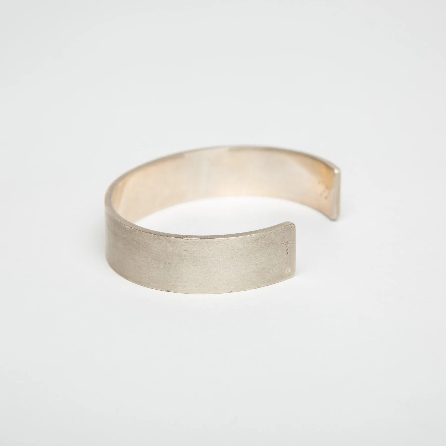LE GRAMME | 41G BRUSHED SILVER RIBBON CUFF BRACELET