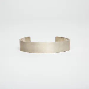 LE GRAMME | 41G BRUSHED SILVER RIBBON CUFF BRACELET