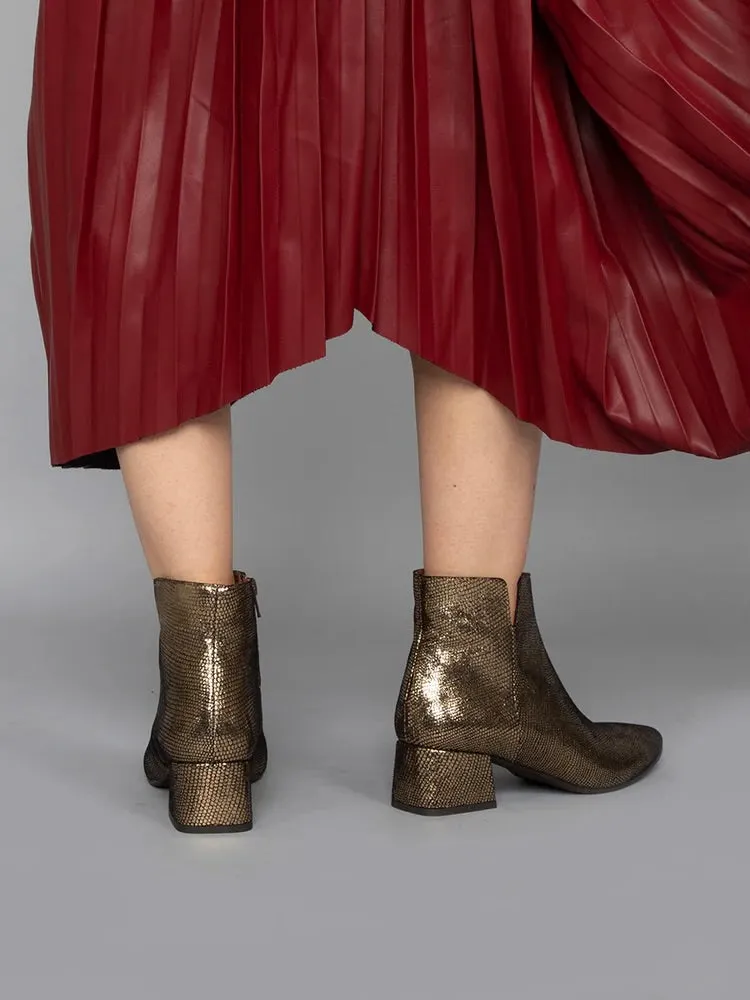 LEISEL BOOTS IN ONYX