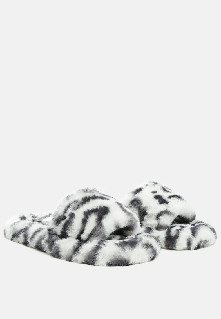 Snuggle-In Indoor Fur Flats By Ruw