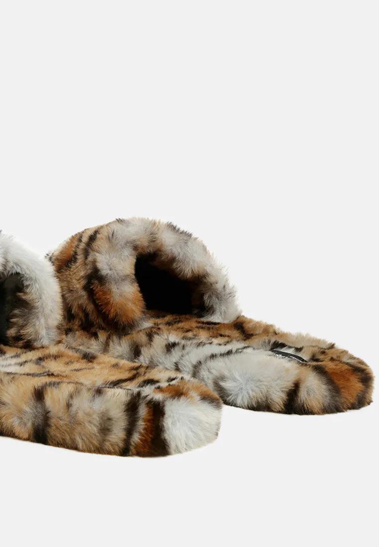 Snuggle-In Indoor Fur Flats By Ruw