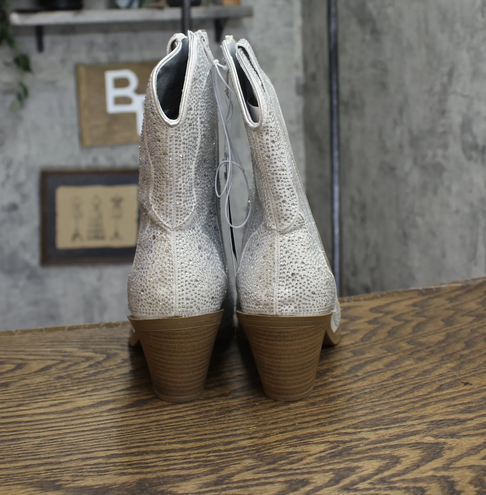 Universal Thread Womens Jacey Rhinestone Western Ankle Boots Silver Gray 9M
