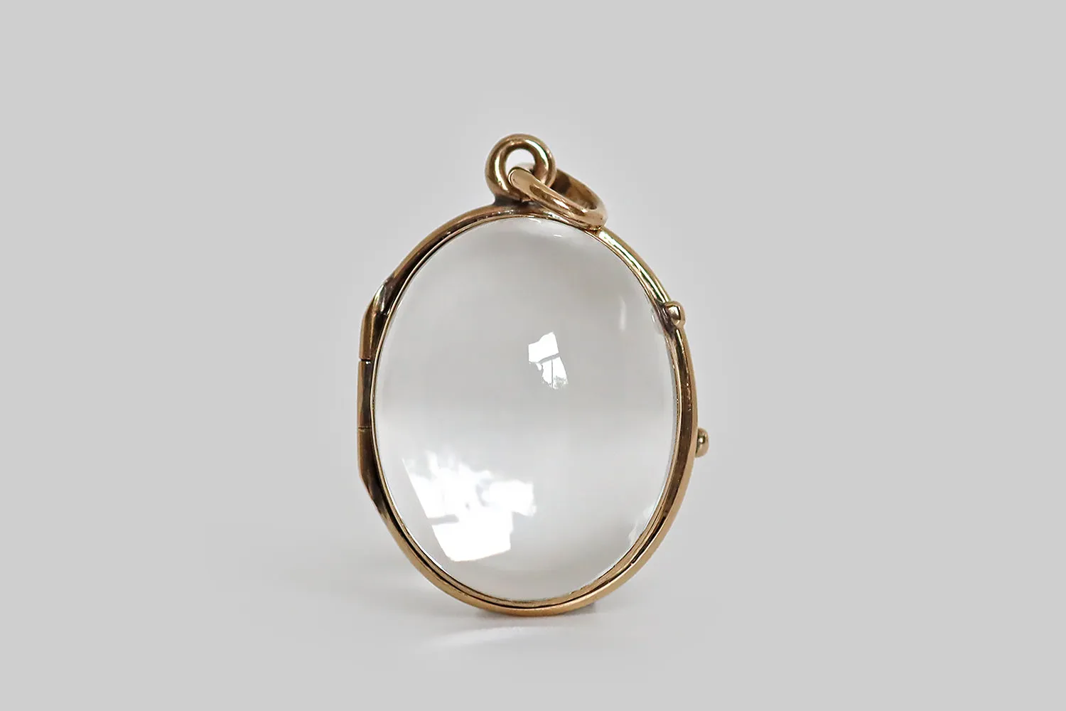 Victorian Oval High Dome Pools of Light Locket
