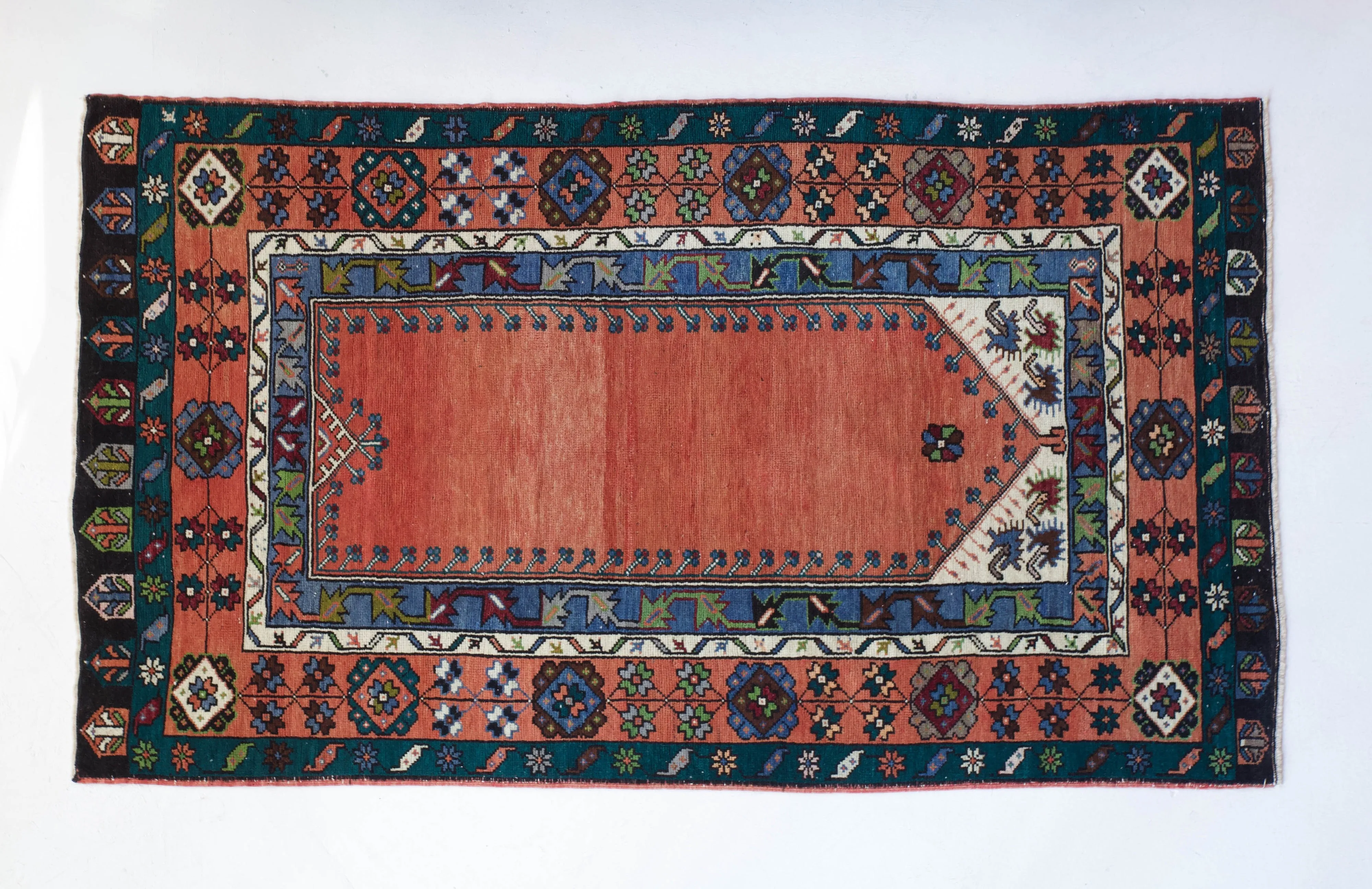 Vintage central Anatolian Rug 3'8"x6'8"